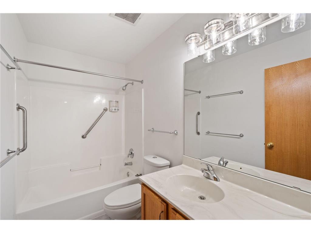 2624 Portland Avenue Minneapolis MN 55407 7001098 image19