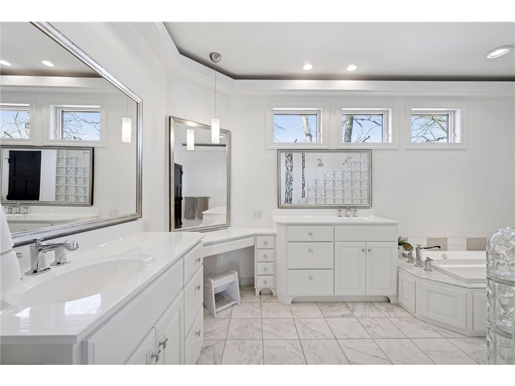 263 Lake Avenue N Spicer MN 56288 - Green 6818037 image25