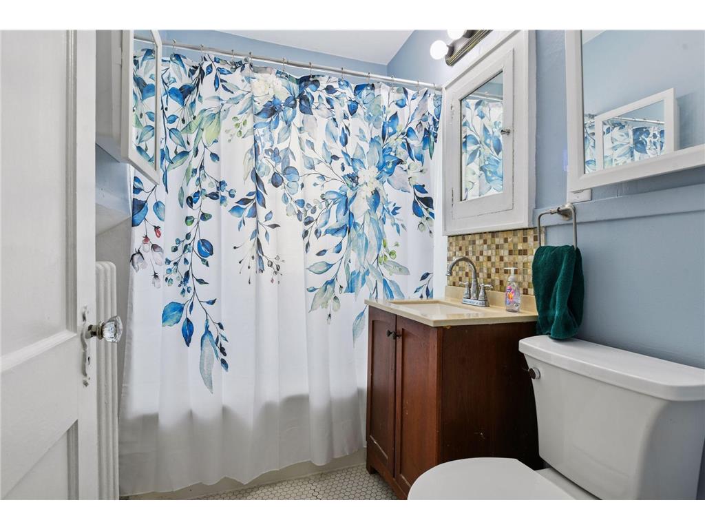 2630 Dupont Avenue N Minneapolis MN 55411 7057623 image15