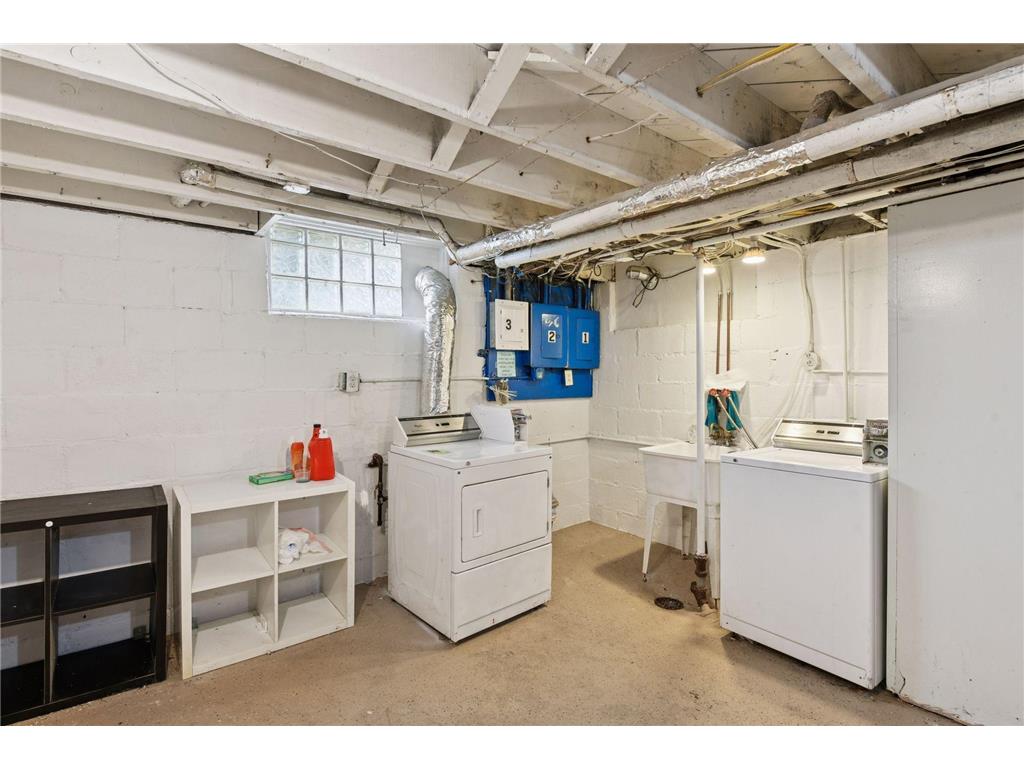 2630 Dupont Avenue N Minneapolis MN 55411 7057623 image28