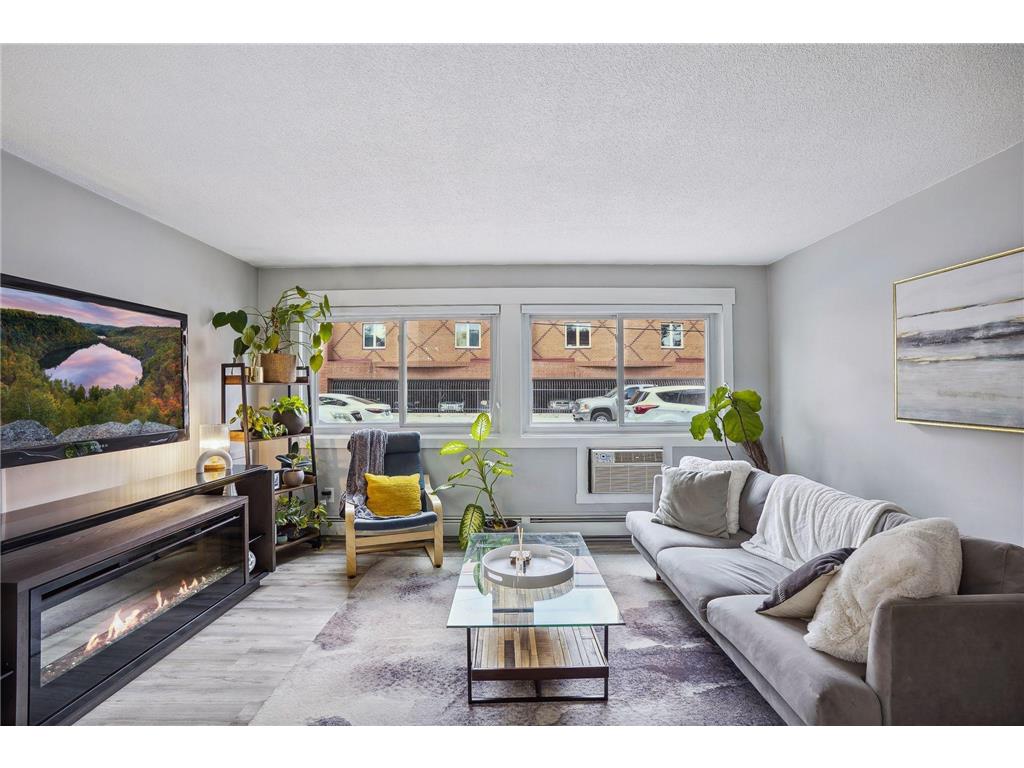 2630 Pleasant Avenue #102 Minneapolis MN 55408 6522407 image1