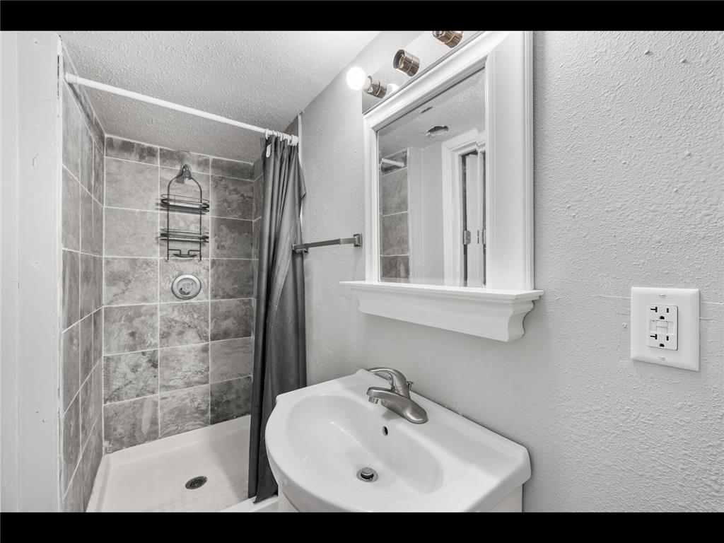 2631 Thomas Avenue N Minneapolis MN 55411 7032671 image13