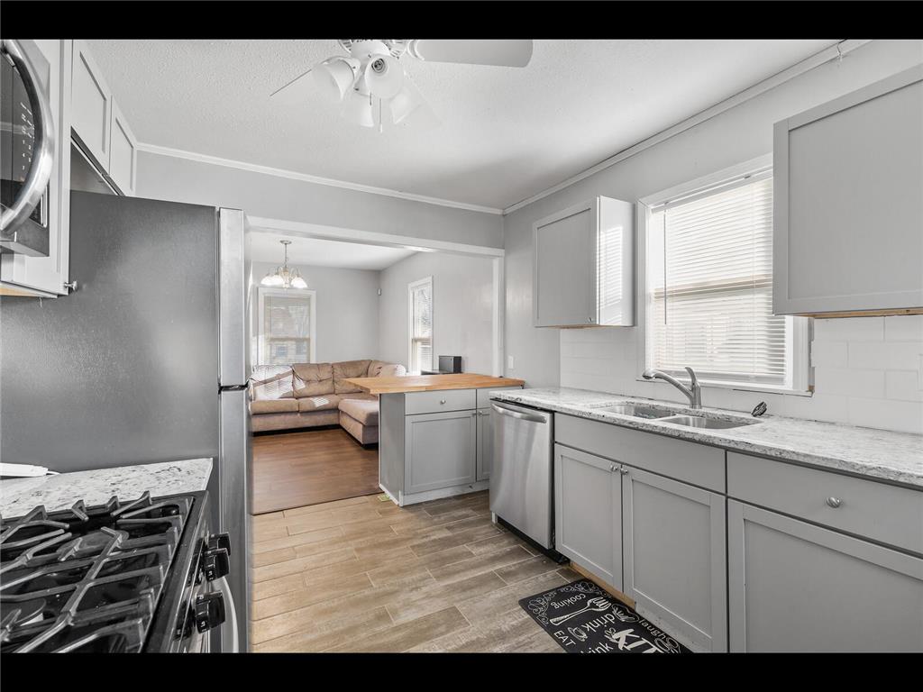 2631 Thomas Avenue N Minneapolis MN 55411 7032671 image9