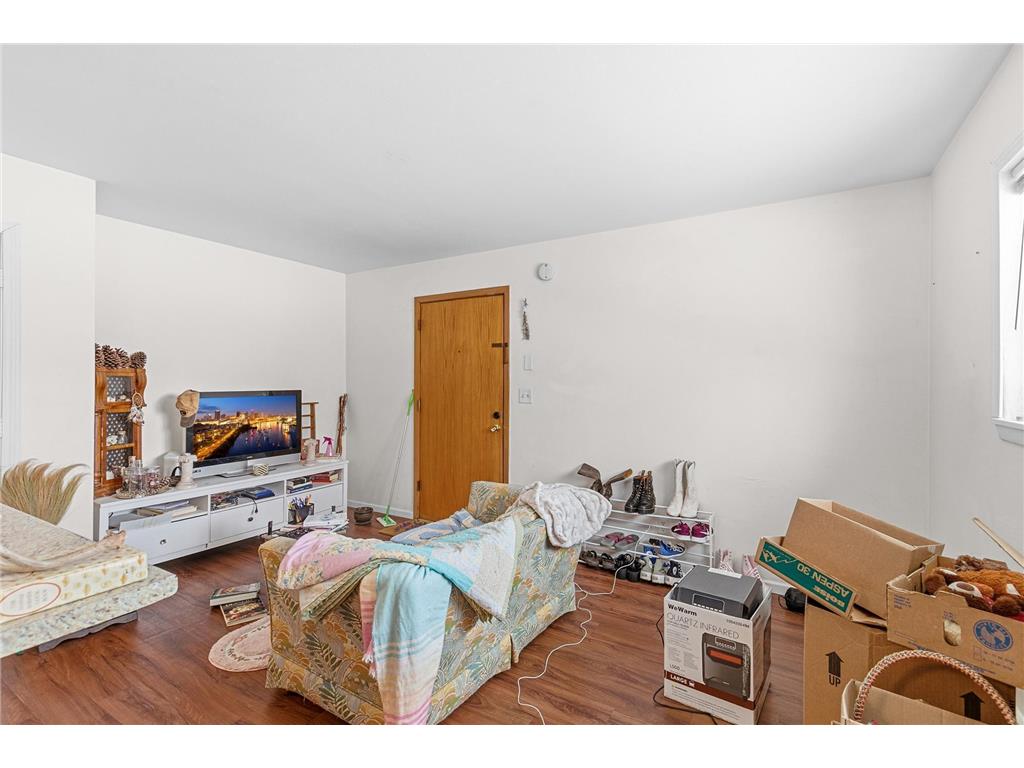 2633 Division Street N North Saint Paul MN 55109 7016429 image16