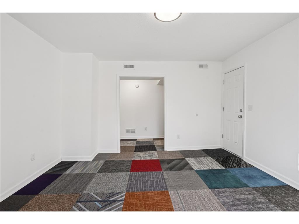 2635 Colfax Avenue N Minneapolis MN 55411 7028244 image23