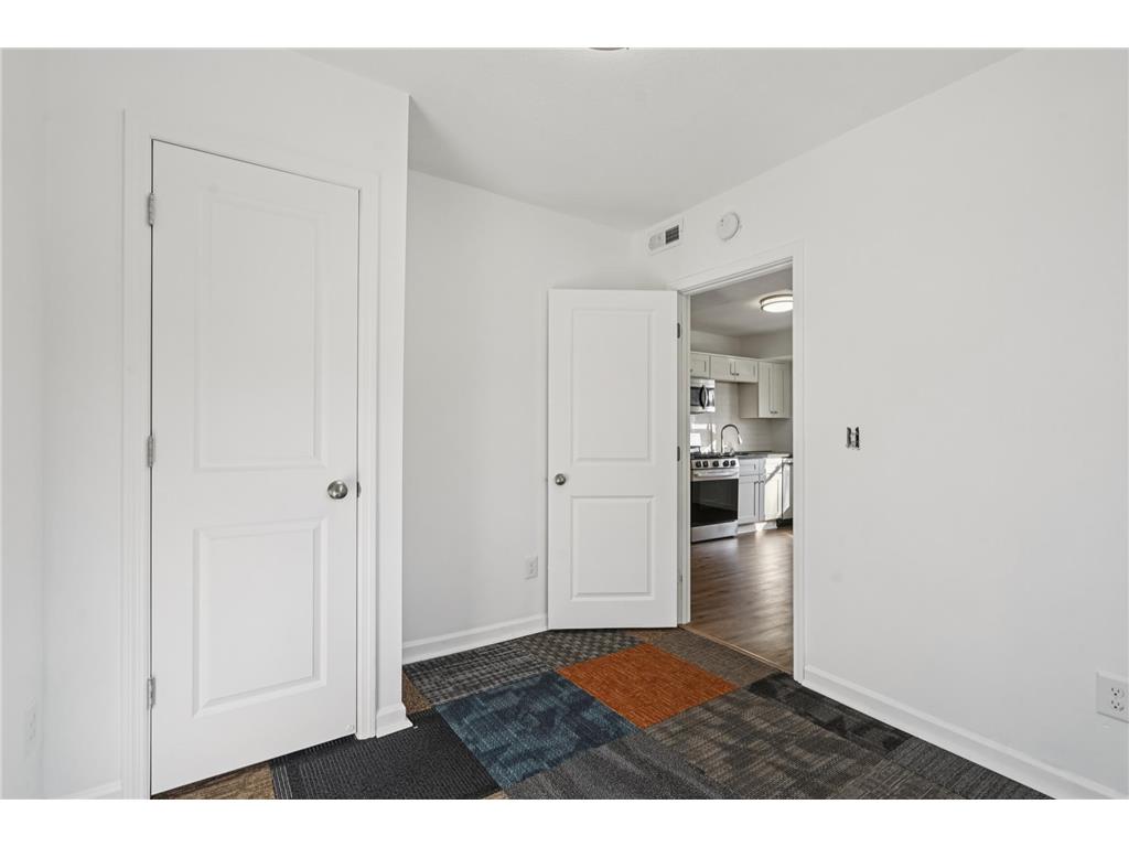 2635 Colfax Avenue N Minneapolis MN 55411 7028244 image32