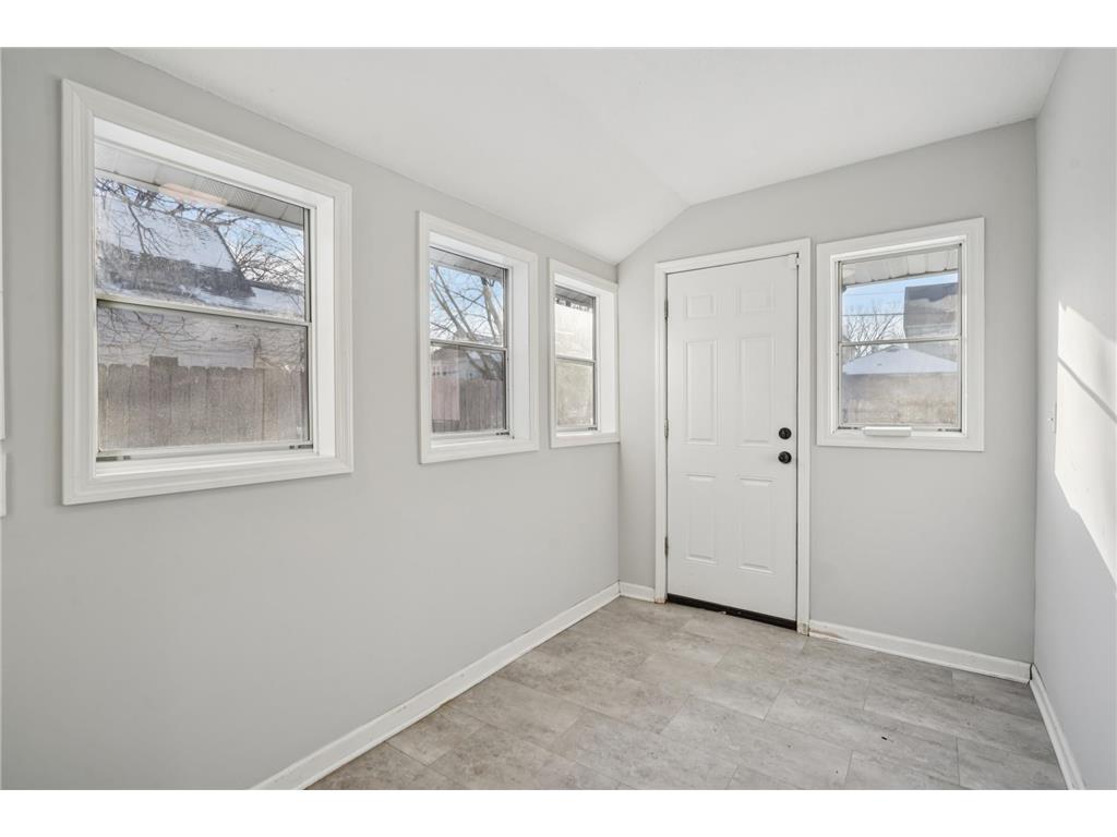 2635 Colfax Avenue N Minneapolis MN 55411 7028244 image36