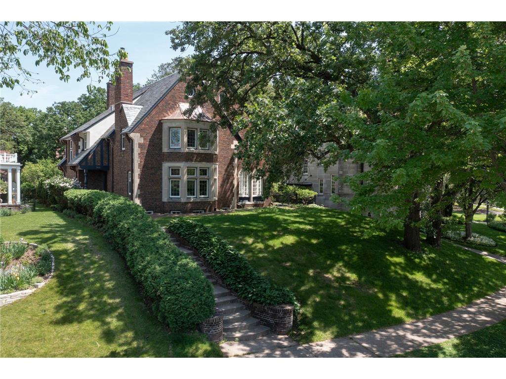 2635 Newton Avenue S Minneapolis MN 55405 - Lake of the Isles 7007965 image1