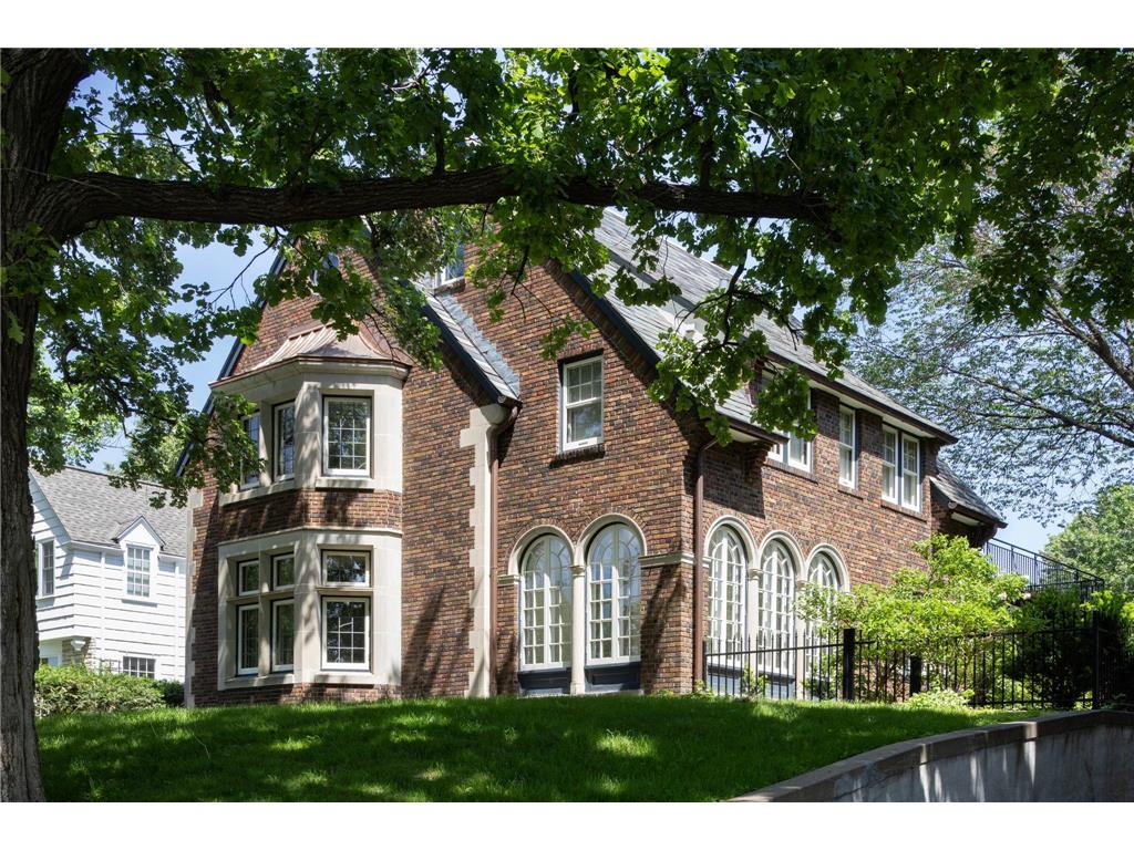 2635 Newton Avenue S Minneapolis MN 55405 - Lake of the Isles 7007965 image2