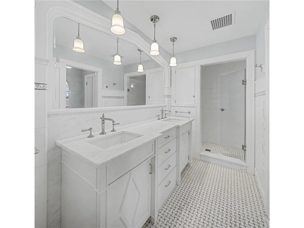 2635 Newton Avenue S Minneapolis MN 55405 - Lake of the Isles 7007965 image25