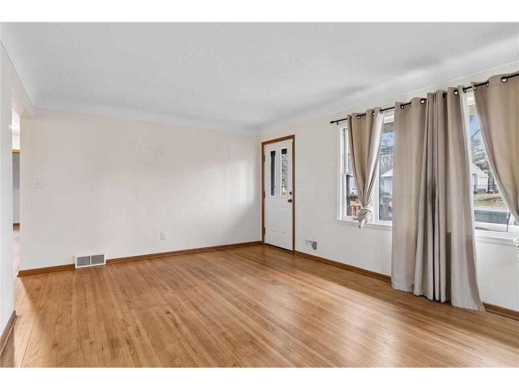 2637 5th Avenue E North Saint Paul MN 55109 7049031 image3