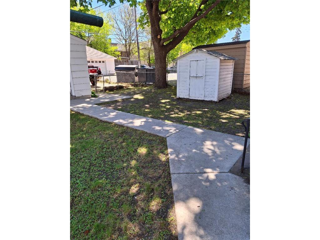 2637 Emerson Avenue S Minneapolis MN 55408 7067628 image30