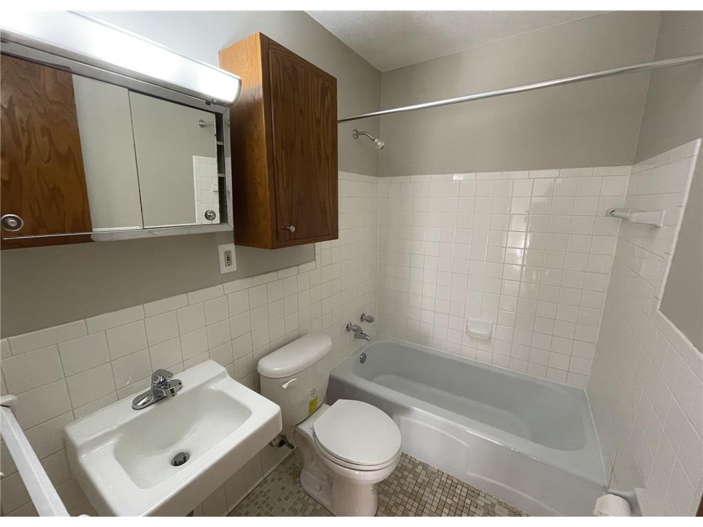 2637 Pleasant Avenue Minneapolis MN 55408 6640491 image36