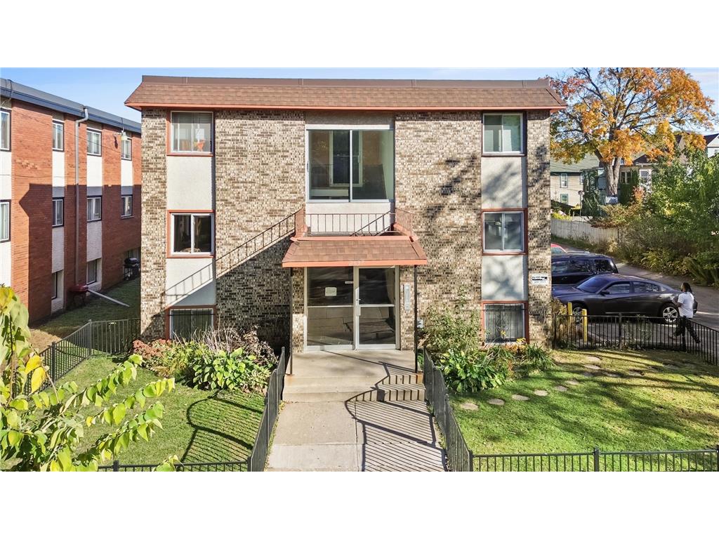 2637 Pleasant Avenue Minneapolis MN 55408 7037156 image3