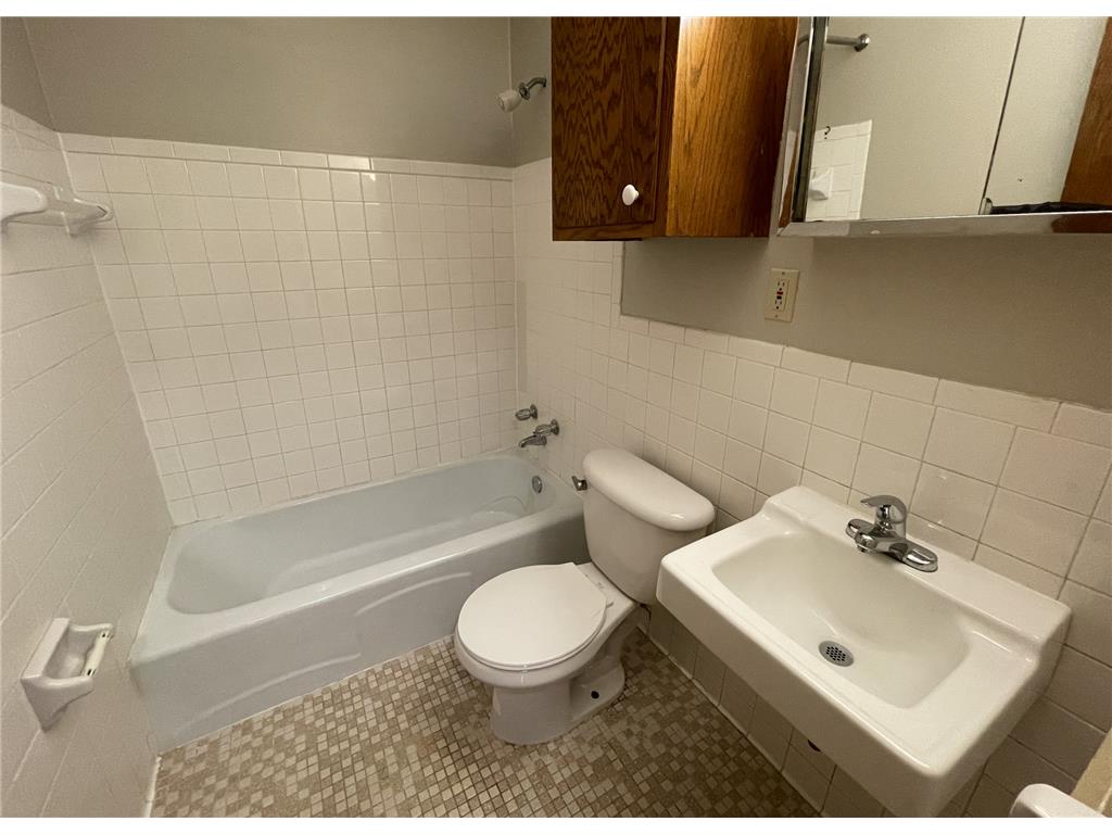 2637 Pleasant Avenue Minneapolis MN 55408 7037156 image30