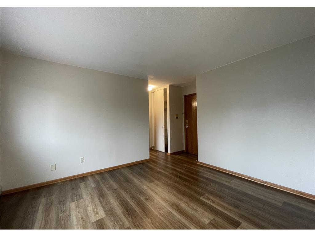 2637 Pleasant Avenue Minneapolis MN 55408 7037156 image38