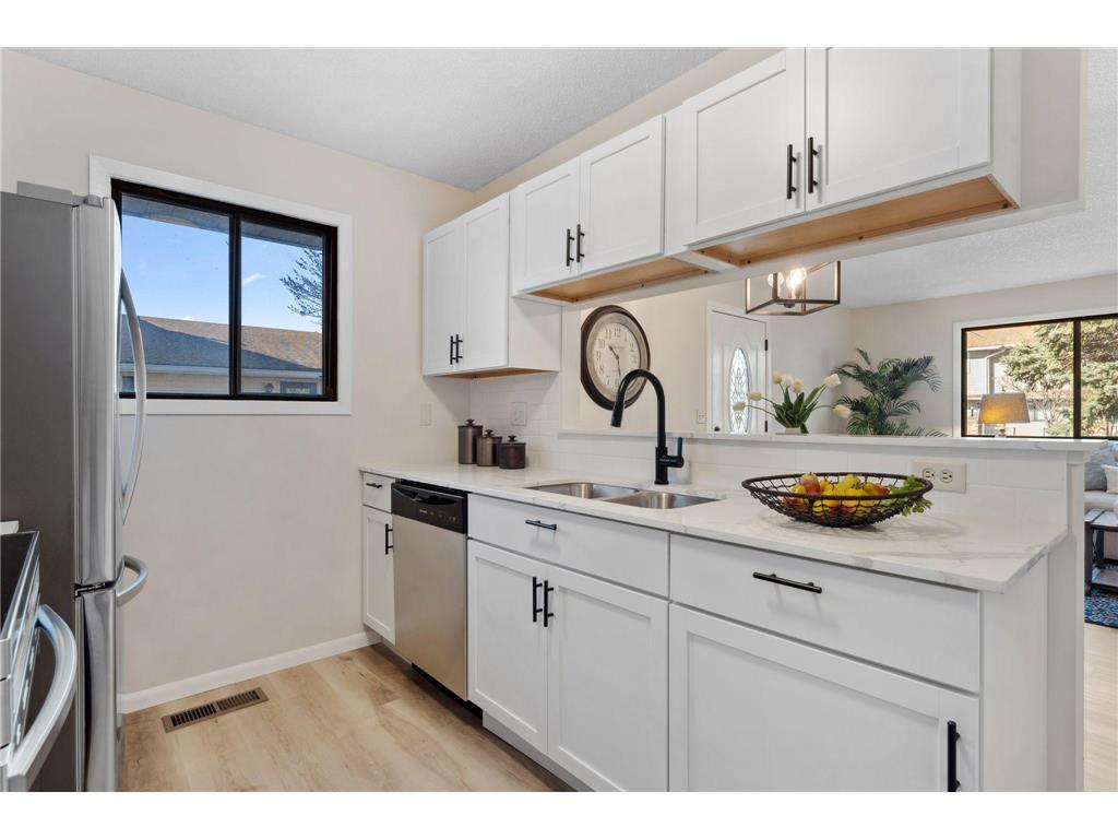 2644 Brookdale Lane Brooklyn Park MN 55444 6690596 image1