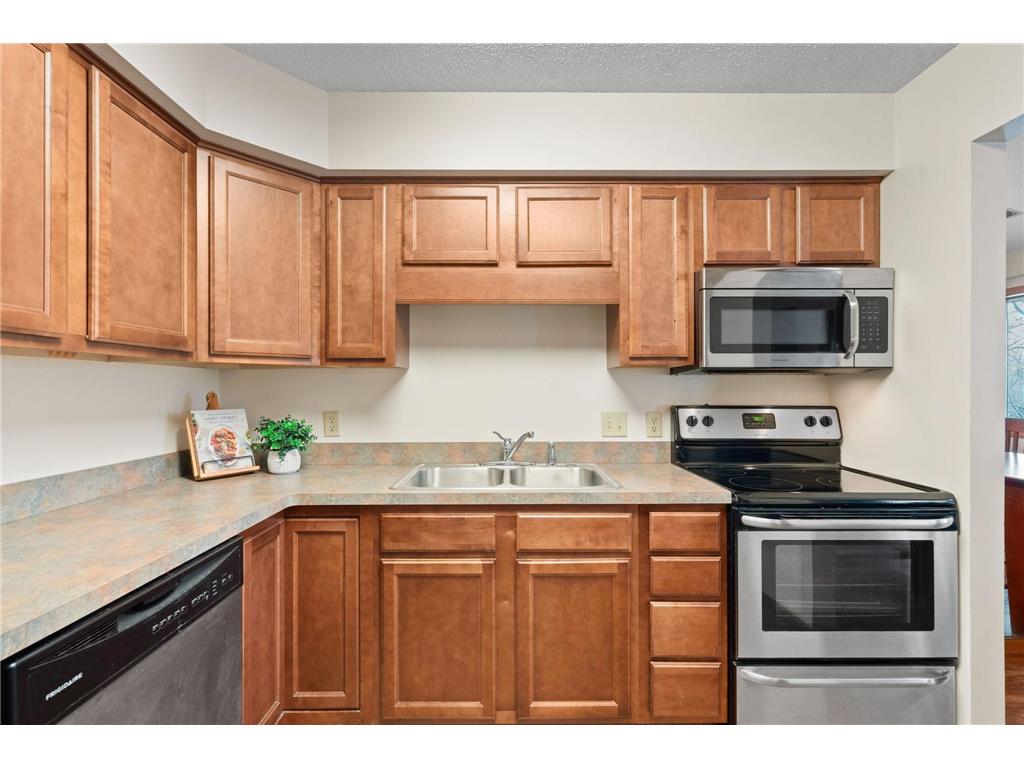 2644 Lake Court Drive #31 Mounds View MN 55112 - Wood 7039157 image12