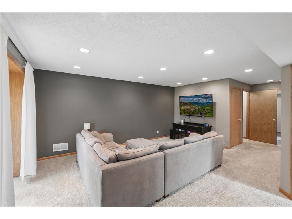 26354 Freeport Avenue Wyoming MN 55092 7106673 image16