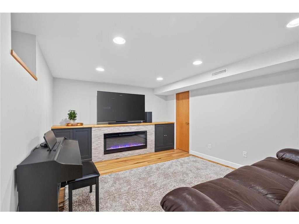 2649 Hillview Road Mounds View MN 55112 7105347 image25