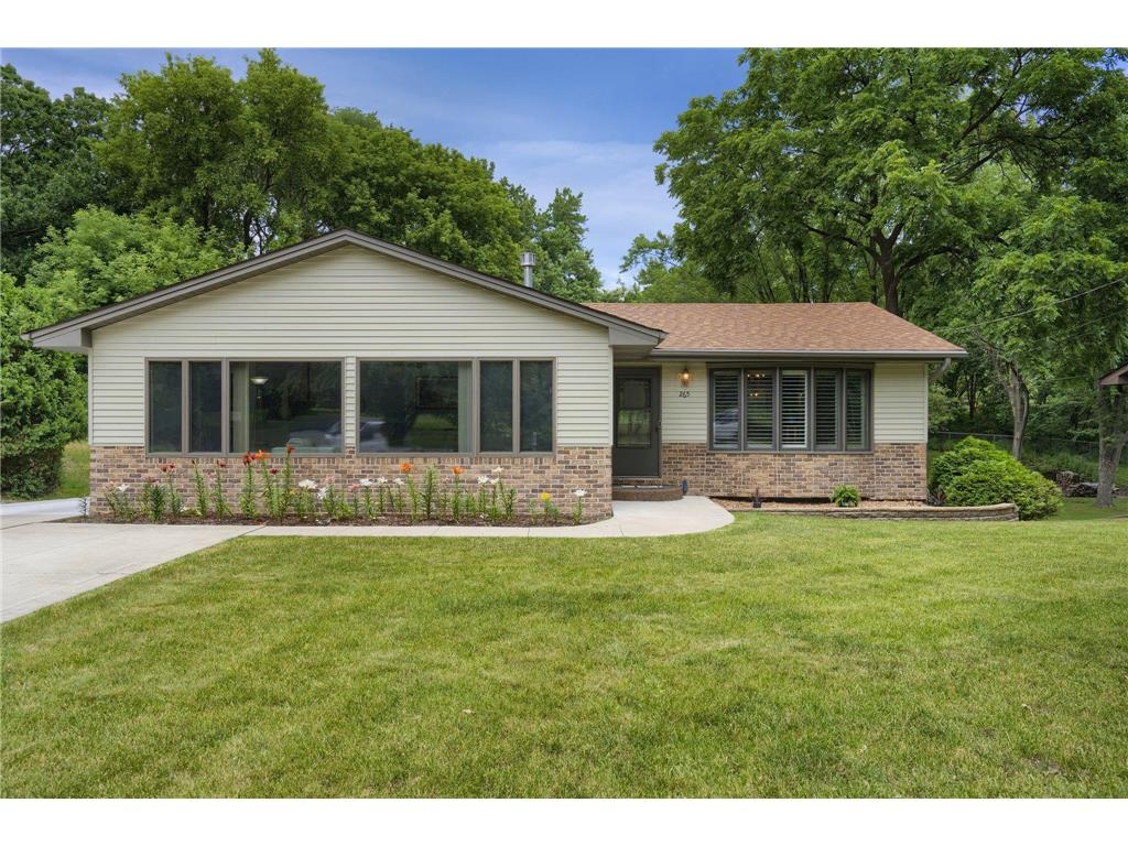 265 County Road B W Roseville MN 55113 6230140 image1