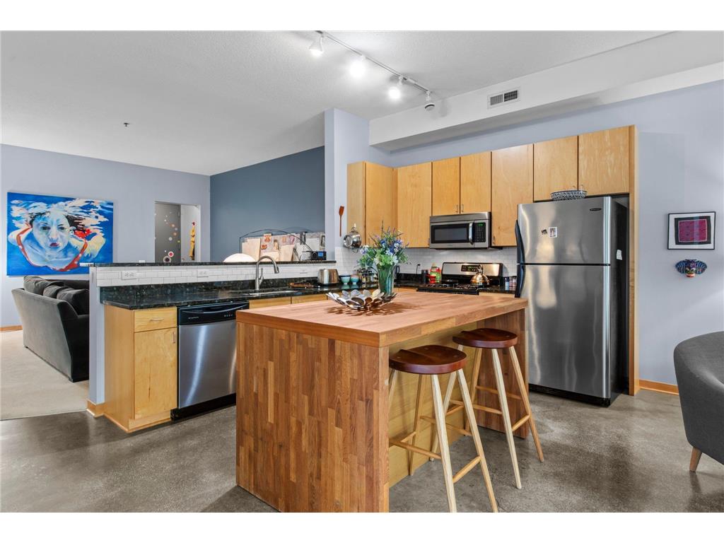 2650 University Avenue W #1 Saint Paul MN 55114 6736477 image1