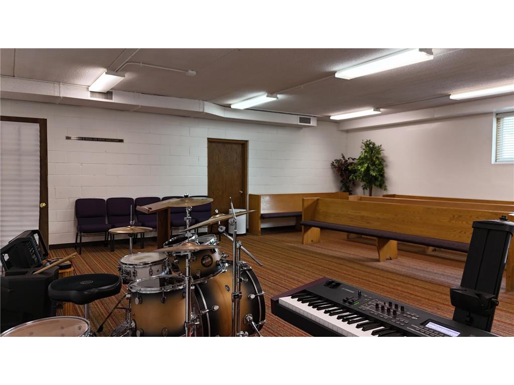 2651 Hamline Avenue N Roseville MN 55113 6793228 image15