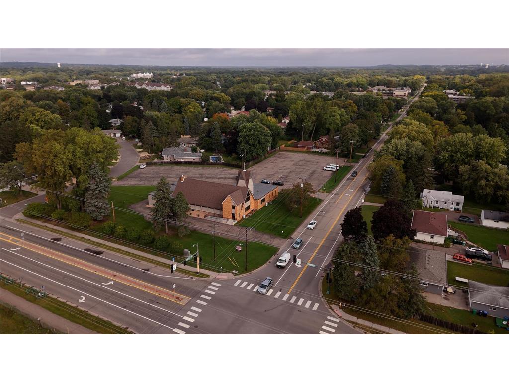 2651 Hamline Avenue N Roseville MN 55113 6793228 image19