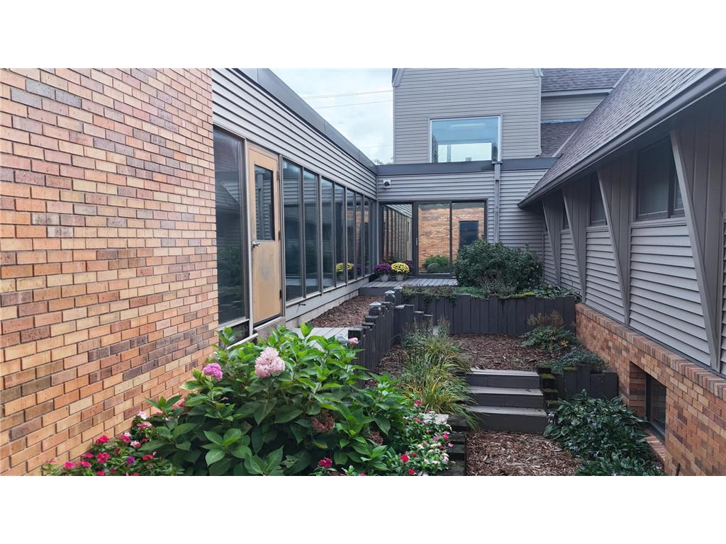 2651 Hamline Avenue N Roseville MN 55113 6793228 image5