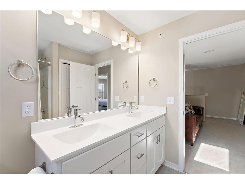 2651 New Century Boulevard S Maplewood MN 55119 7013699 image19