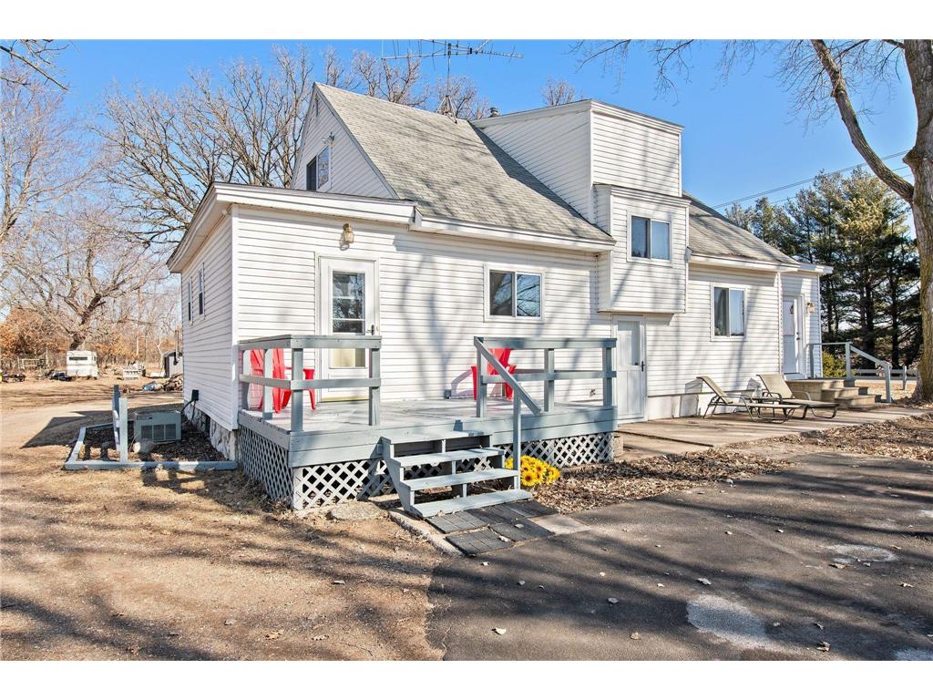 26512 University Avenue NW Isanti MN 55040 6497973 image1