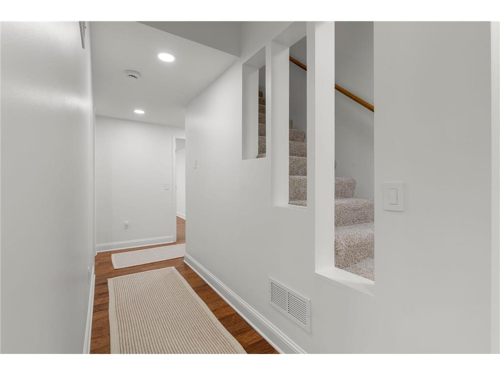 2655 N Barclay Street Maplewood MN 55109 7058825 image34