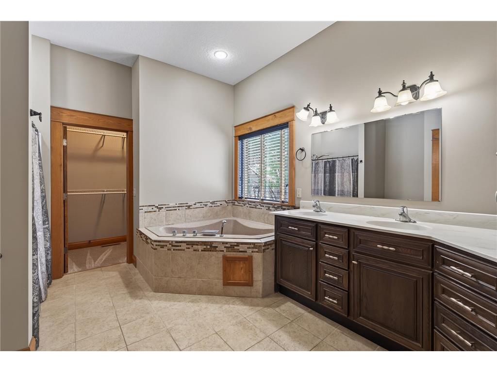 26563 Woodlands Parkway Livonia Twp MN 55398 7037425 image36