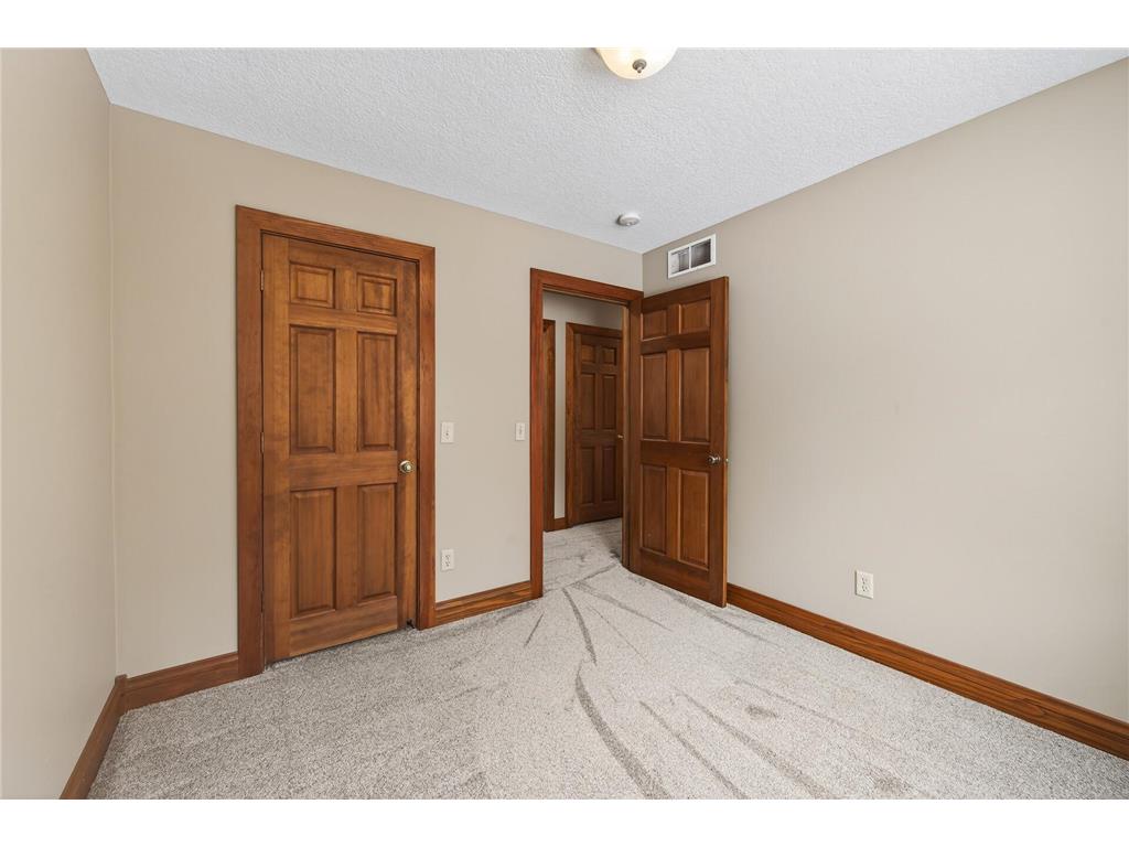 26563 Woodlands Parkway Livonia Twp MN 55398 7037425 image49