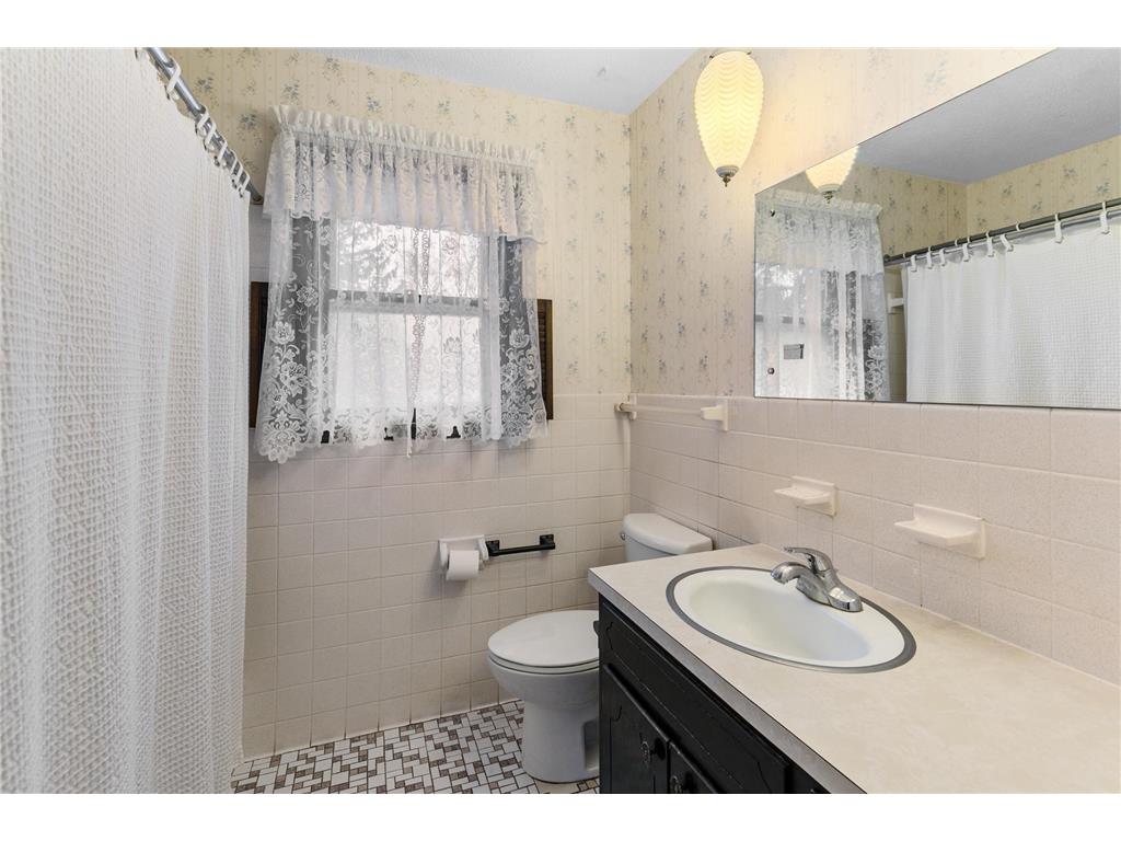 2662 1st Avenue E North Saint Paul MN 55109 7044009 image9