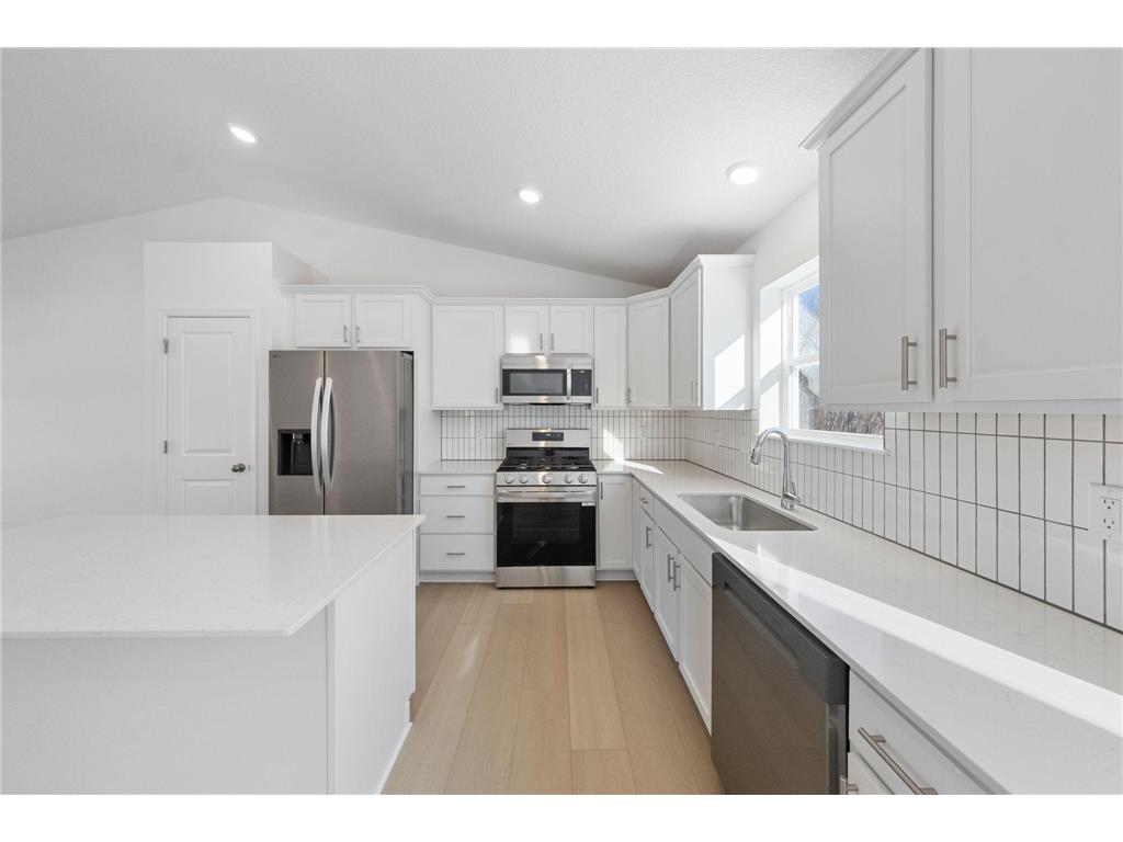 26657 8th Street W Zimmerman MN 55398 7000723 image3