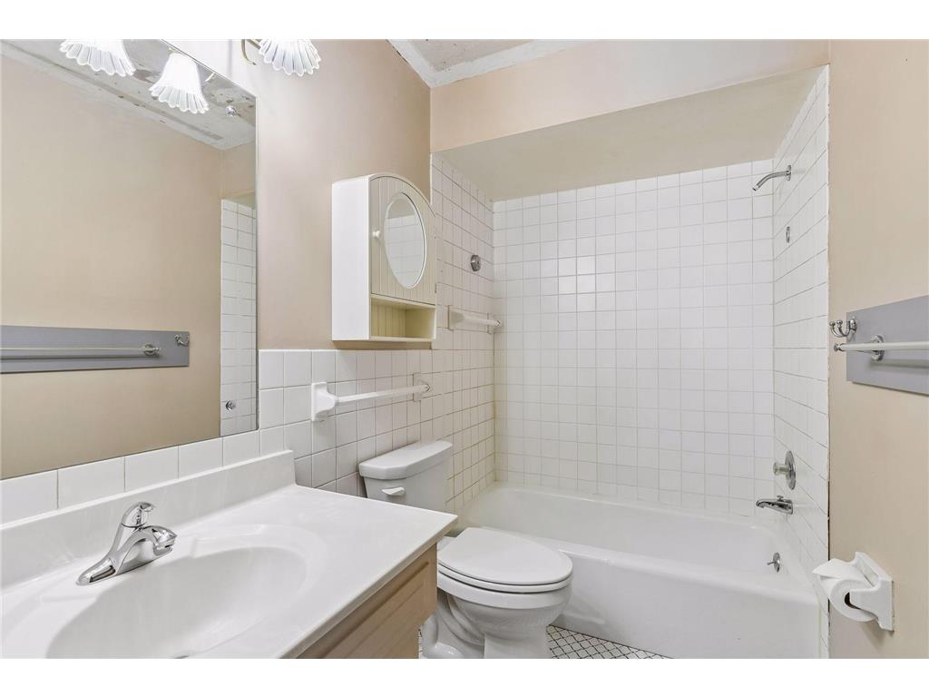 2666 Mackubin Street Roseville MN 55113 7083405 image18
