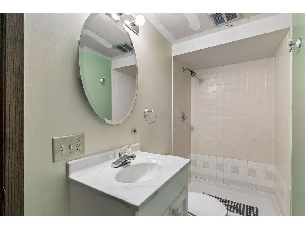 2666 Mackubin Street Roseville MN 55113 7083405 image22