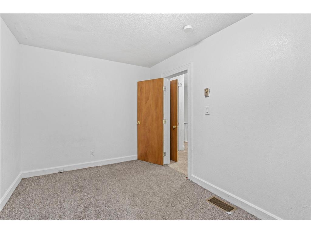 267 Bates Avenue Saint Paul MN 55106 7098400 image12