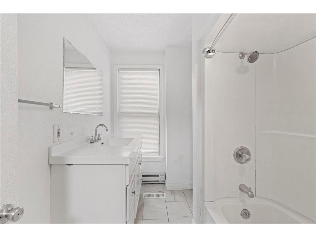 267 Bates Avenue Saint Paul MN 55106 7098400 image13