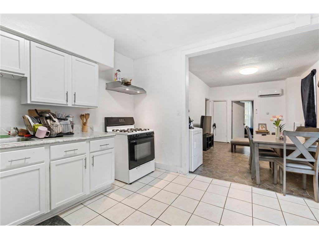 267 Bates Avenue Saint Paul MN 55106 7098400 image18
