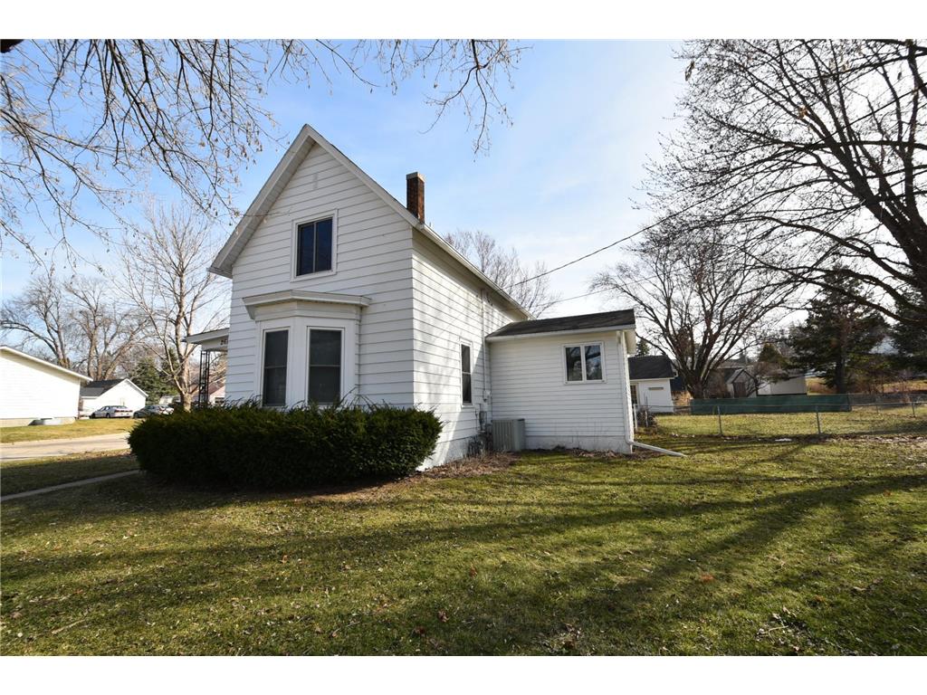 267 E 4th Street Zumbrota MN 55992 7045140 image1
