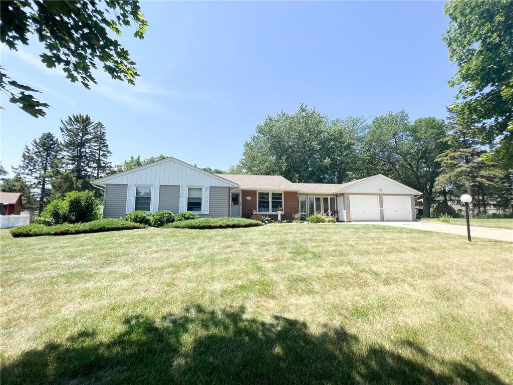 267 Lakehill Drive, Worthington, MN 56187 MLS 6245633 Edina Realty