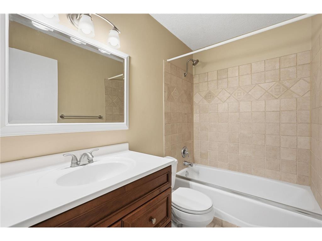 2670 Oxford Street N #202 Roseville MN 55113 7007158 image13