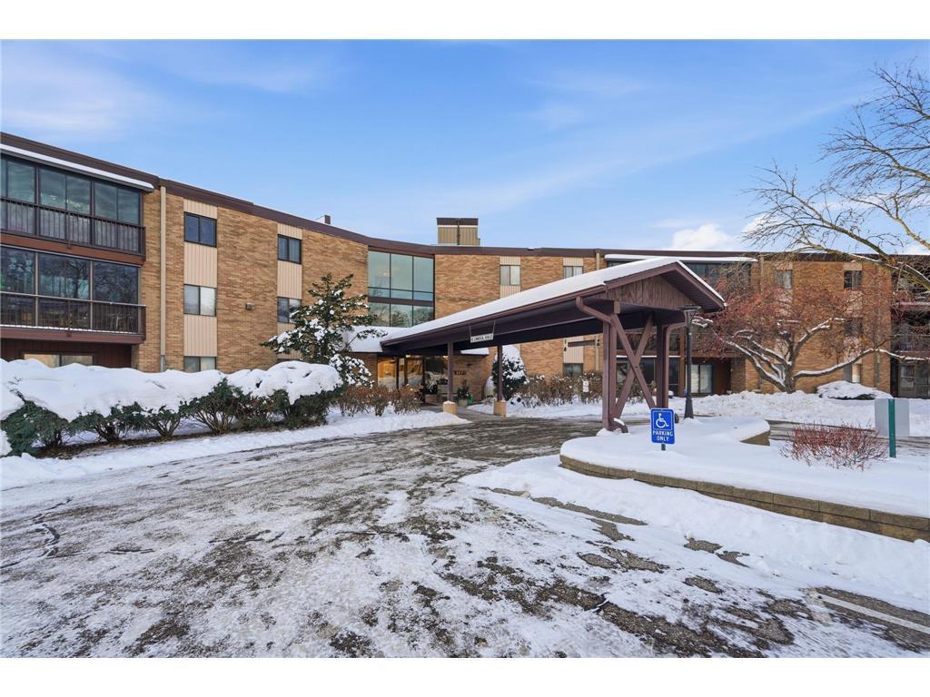 2670 Oxford Street N #202 Roseville MN 55113 7007158 image2