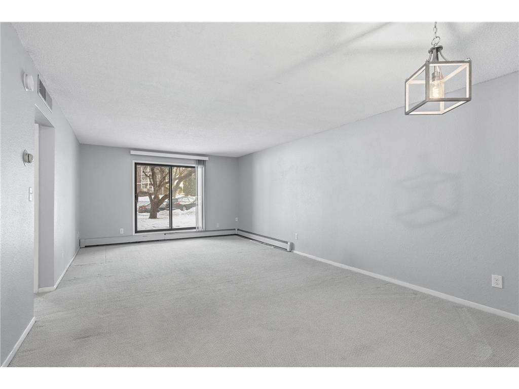 2670 Oxford Street N #202 Roseville MN 55113 7007158 image3