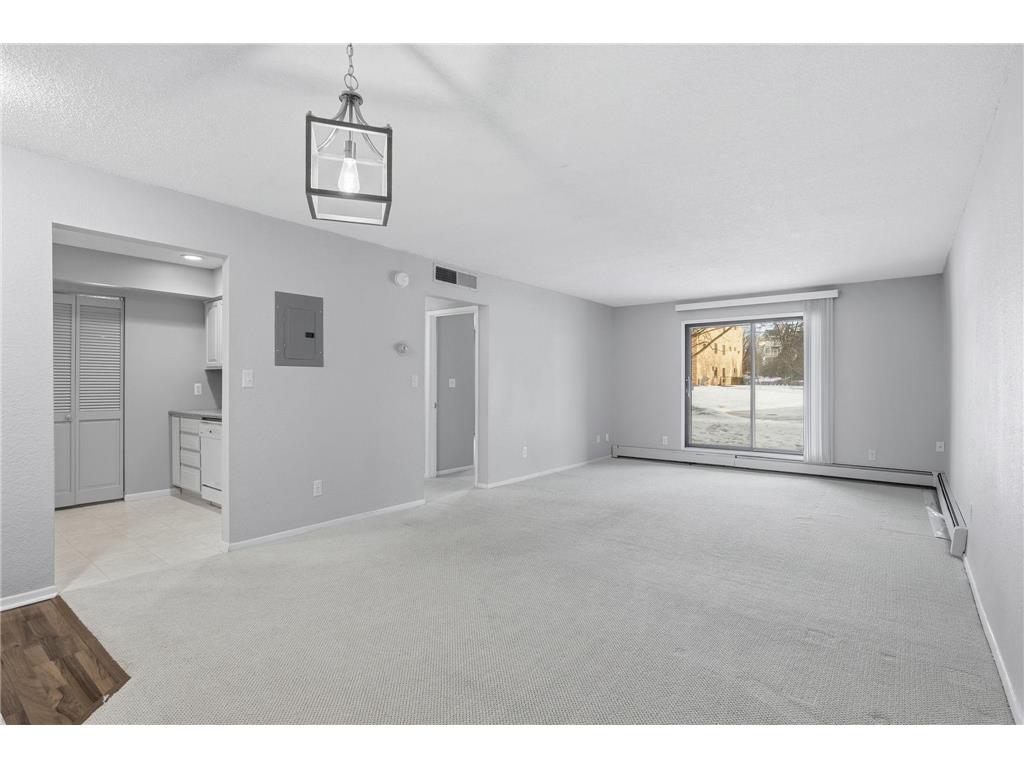 2670 Oxford Street N #202 Roseville MN 55113 7007158 image5