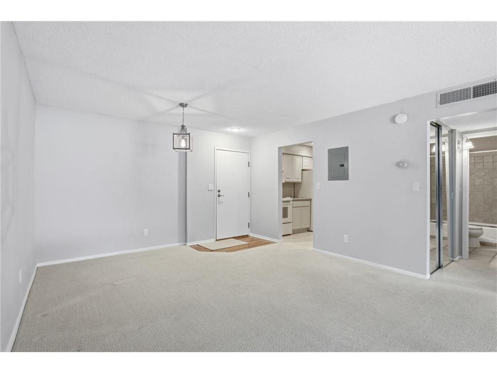 2670 Oxford Street N #202 Roseville MN 55113 7007158 image7