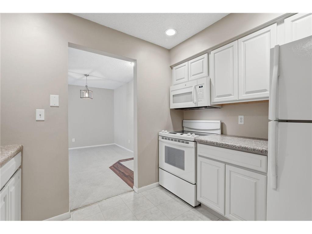 2670 Oxford Street N #202 Roseville MN 55113 7007158 image9