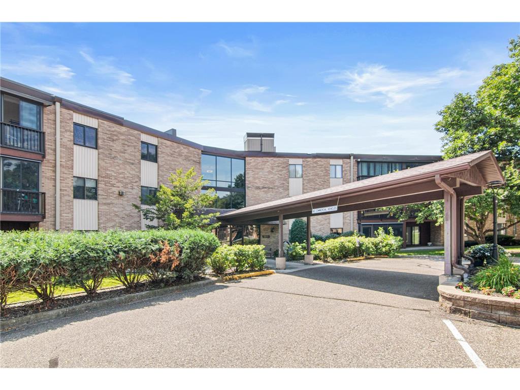 2670 Oxford Street N #230 Roseville MN 55113 7007200 image1